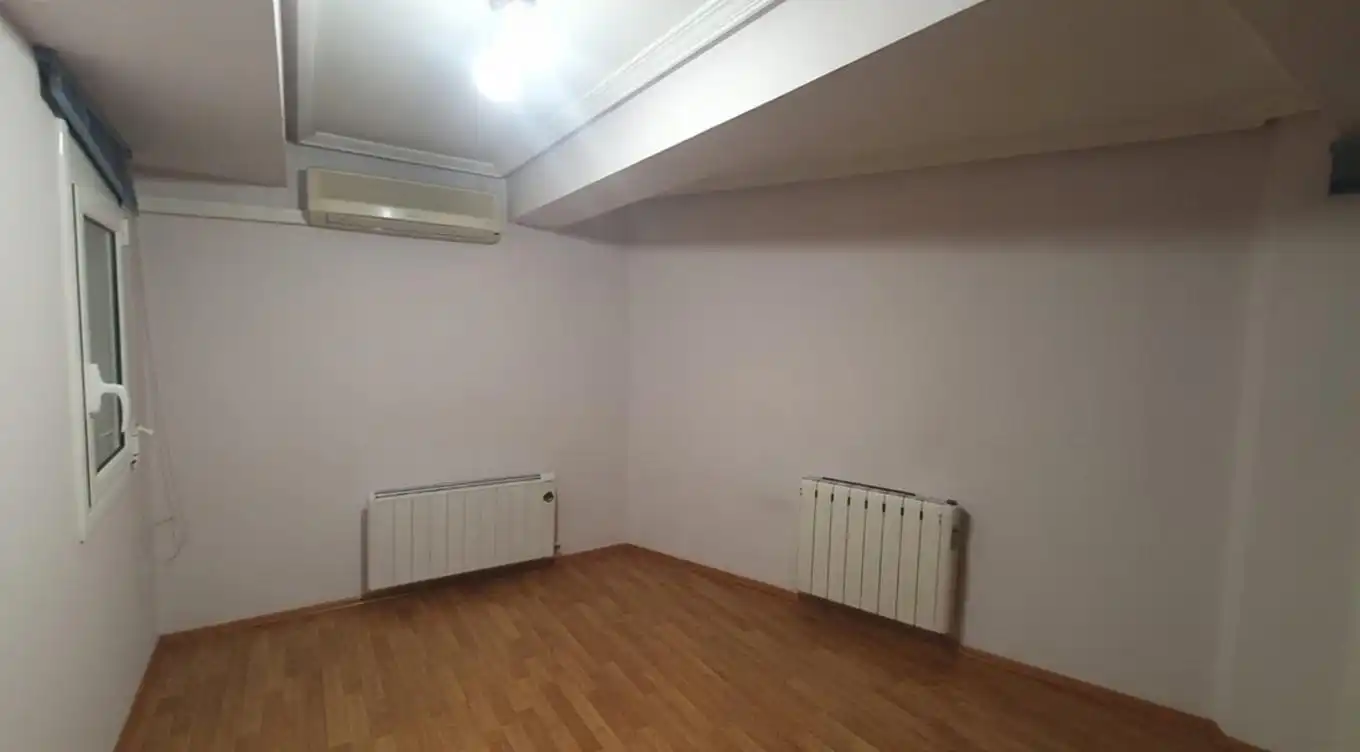 Piso en venta en L'Hospitalet de Llobregat con Aire acondicionado y Calefacción