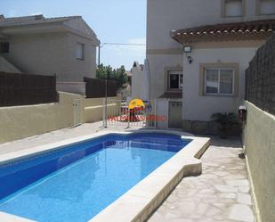 Piscina de Casa adosada en venda en Mont-roig del Camp amb Aire condicionat, Terrassa i Piscina