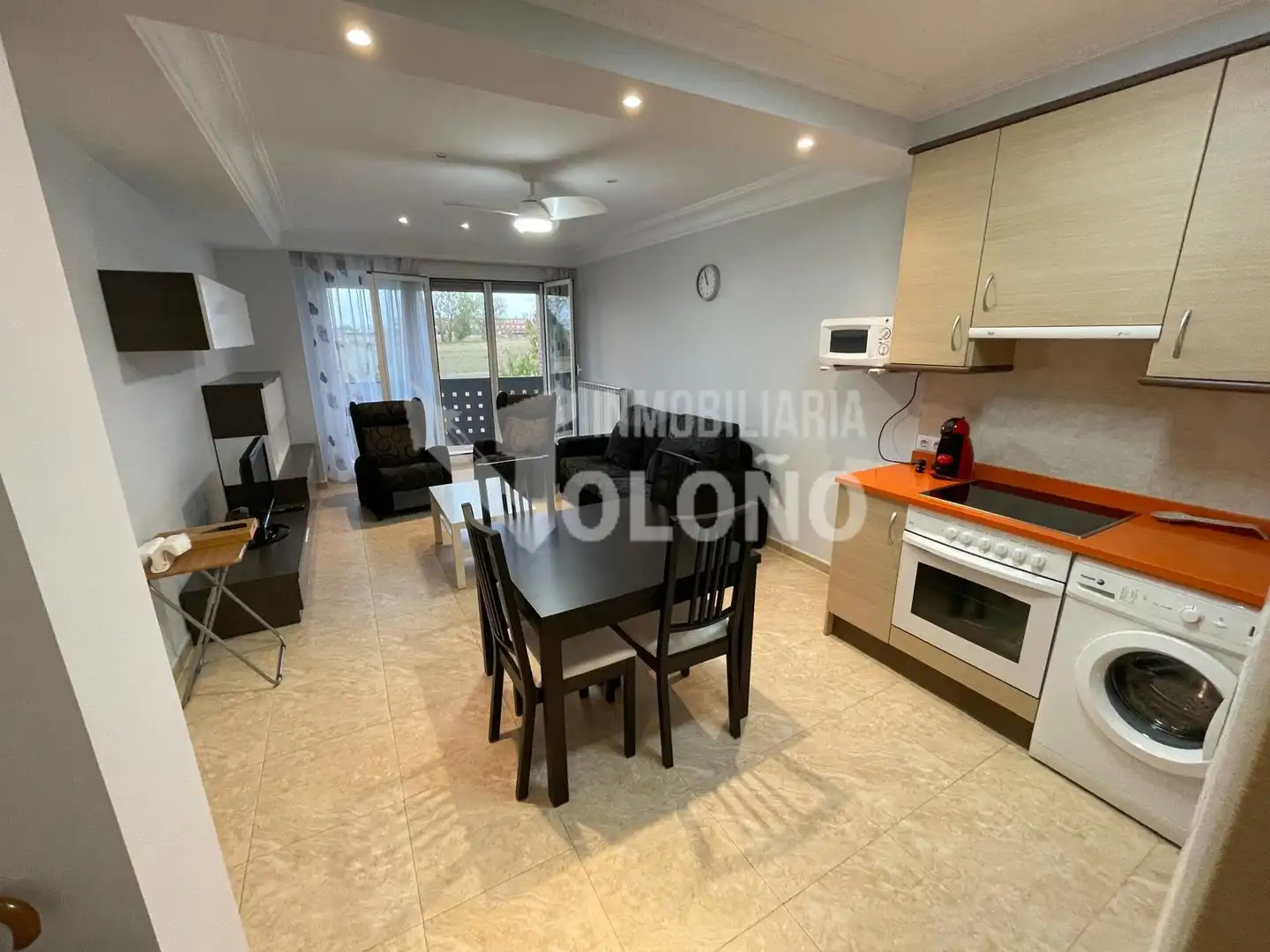 Sala d'estar de Dúplex en venda en Castañares de Rioja amb Calefacció, Terrassa i Traster