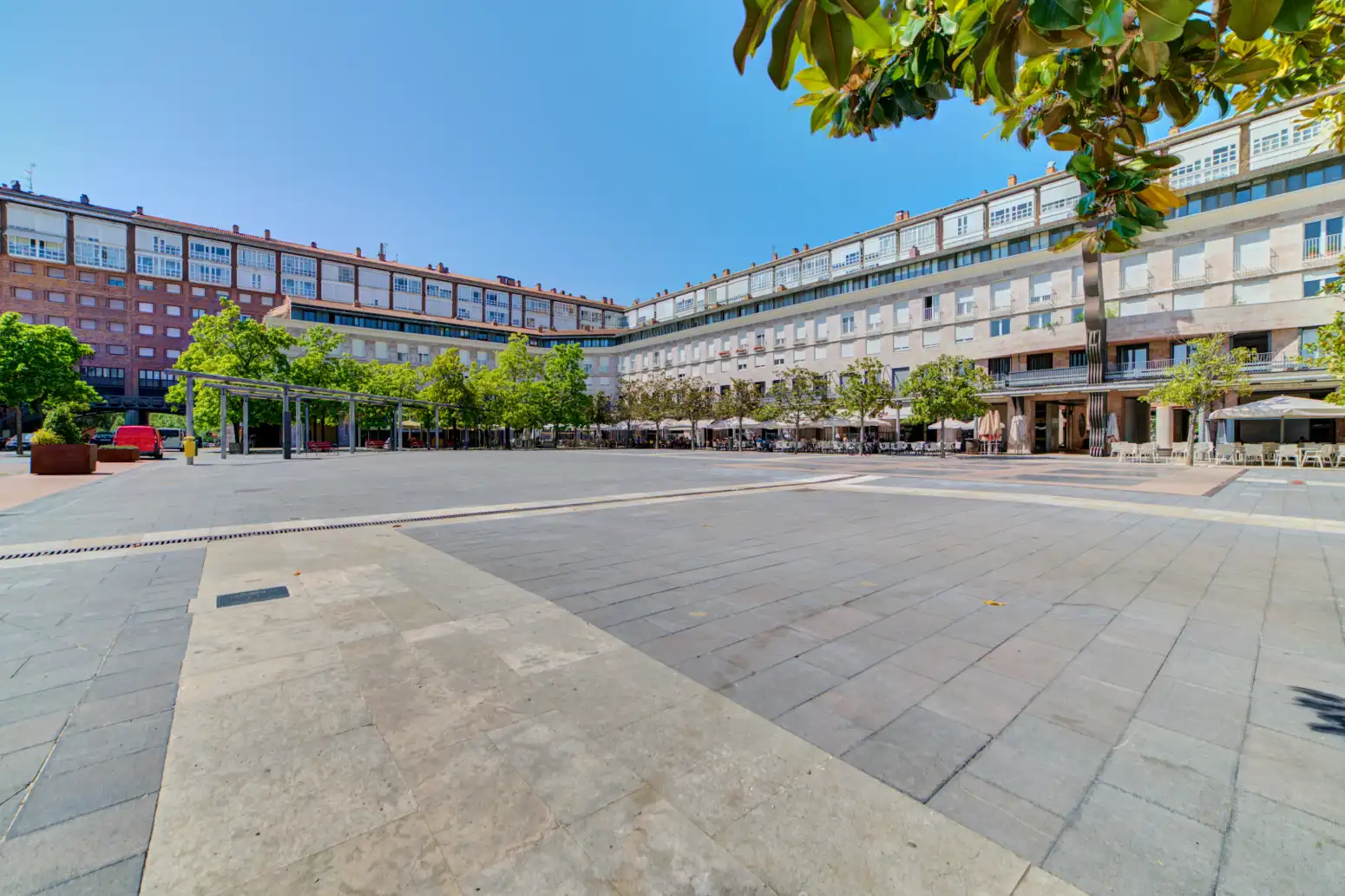 Vista exterior de Oficina en venta en  Pamplona / Iruña