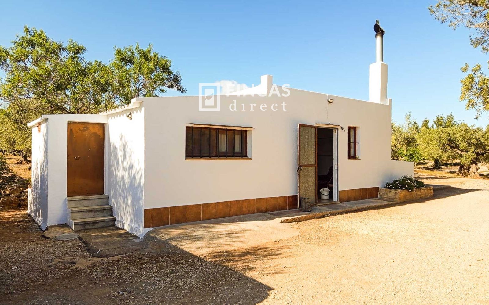 Exterior view of Country house for sale in Camarles  with Furnished
