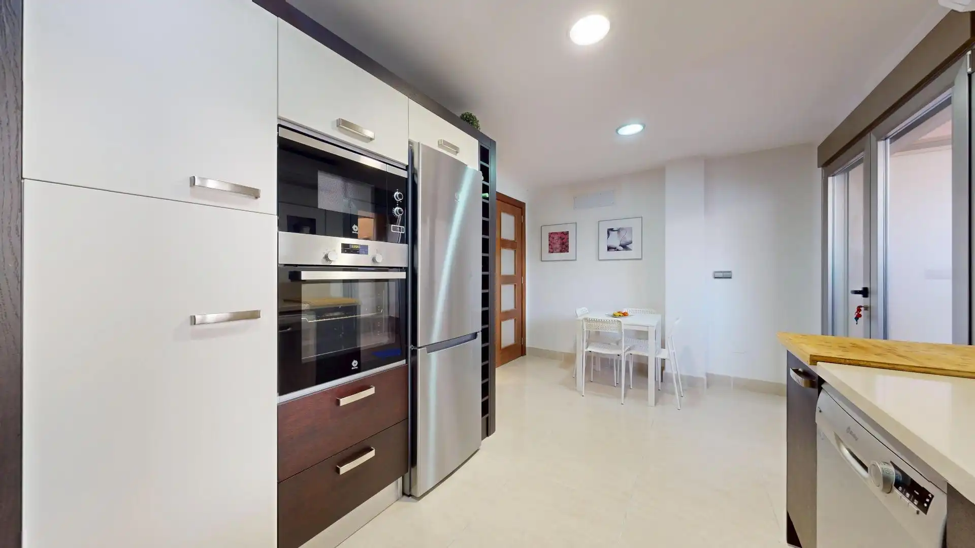 Cuina de Casa adosada en venda en Pilar de la Horadada amb Aire condicionat, Jardí privat i Parquet