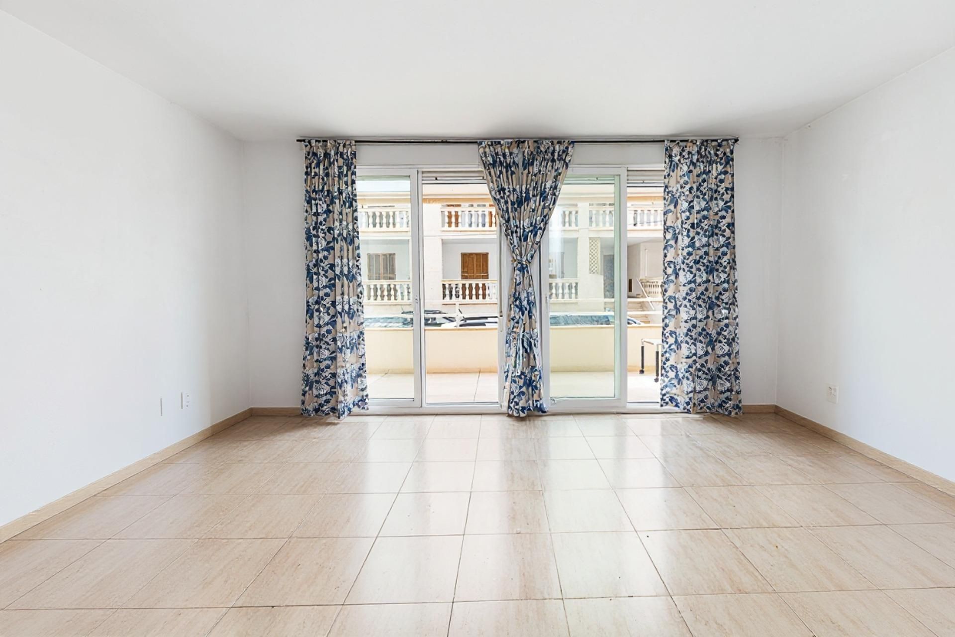 Planta baja en venta en Ses Salines con Terraza