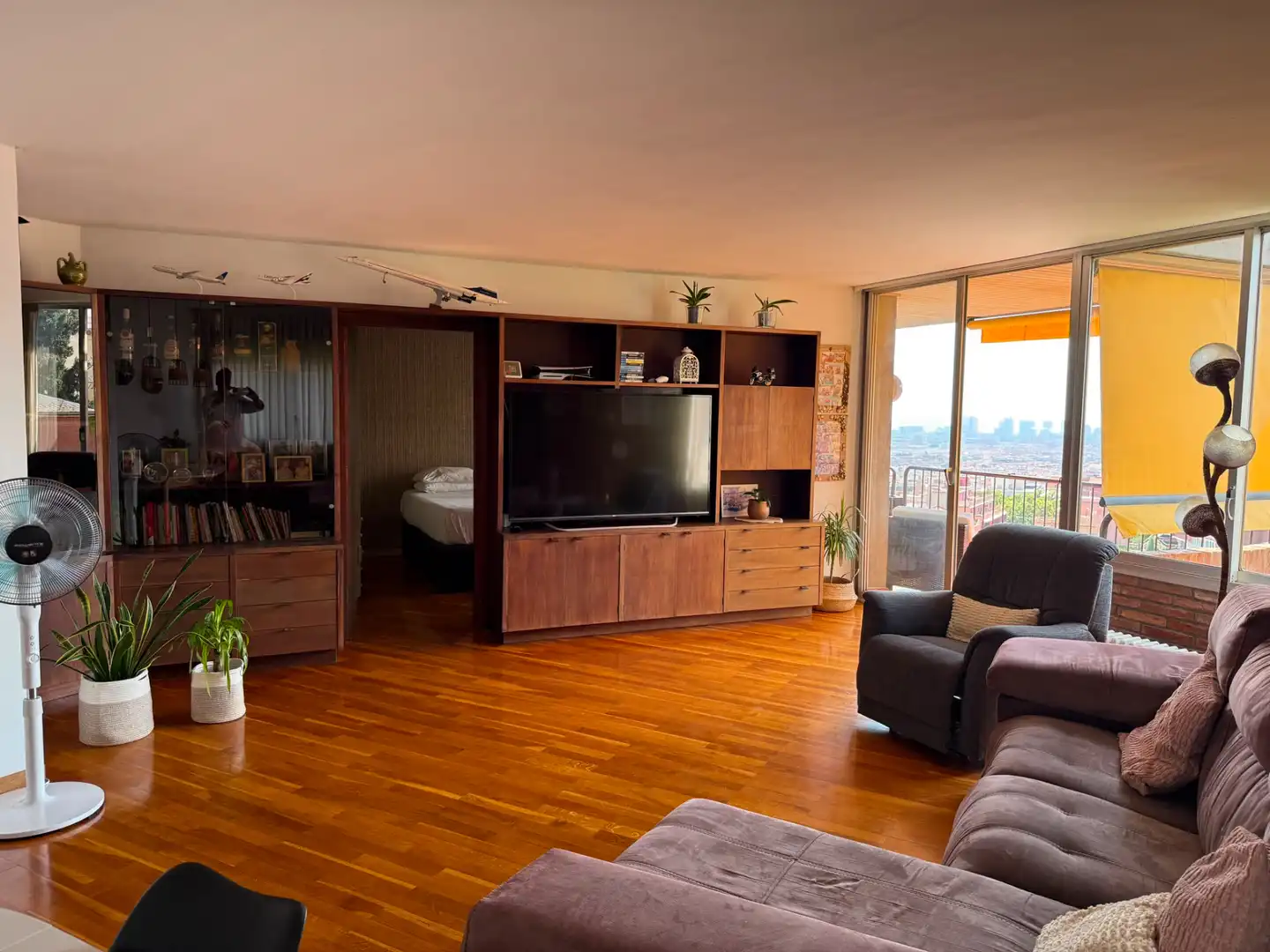 Sala d'estar de Pis en venda en Barcelona amb Calefacció, Parquet i Terrassa