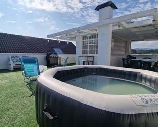 Terrassa de Casa adosada en venda en Donostia - San Sebastián  amb Terrassa, Piscina i Balcó