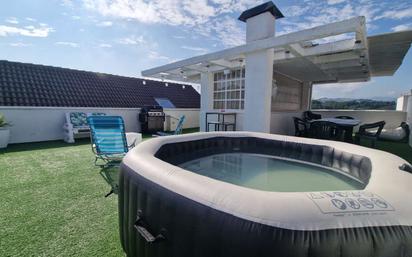 Terrassa de Casa adosada en venda en Donostia - San Sebastián  amb Terrassa, Piscina i Balcó