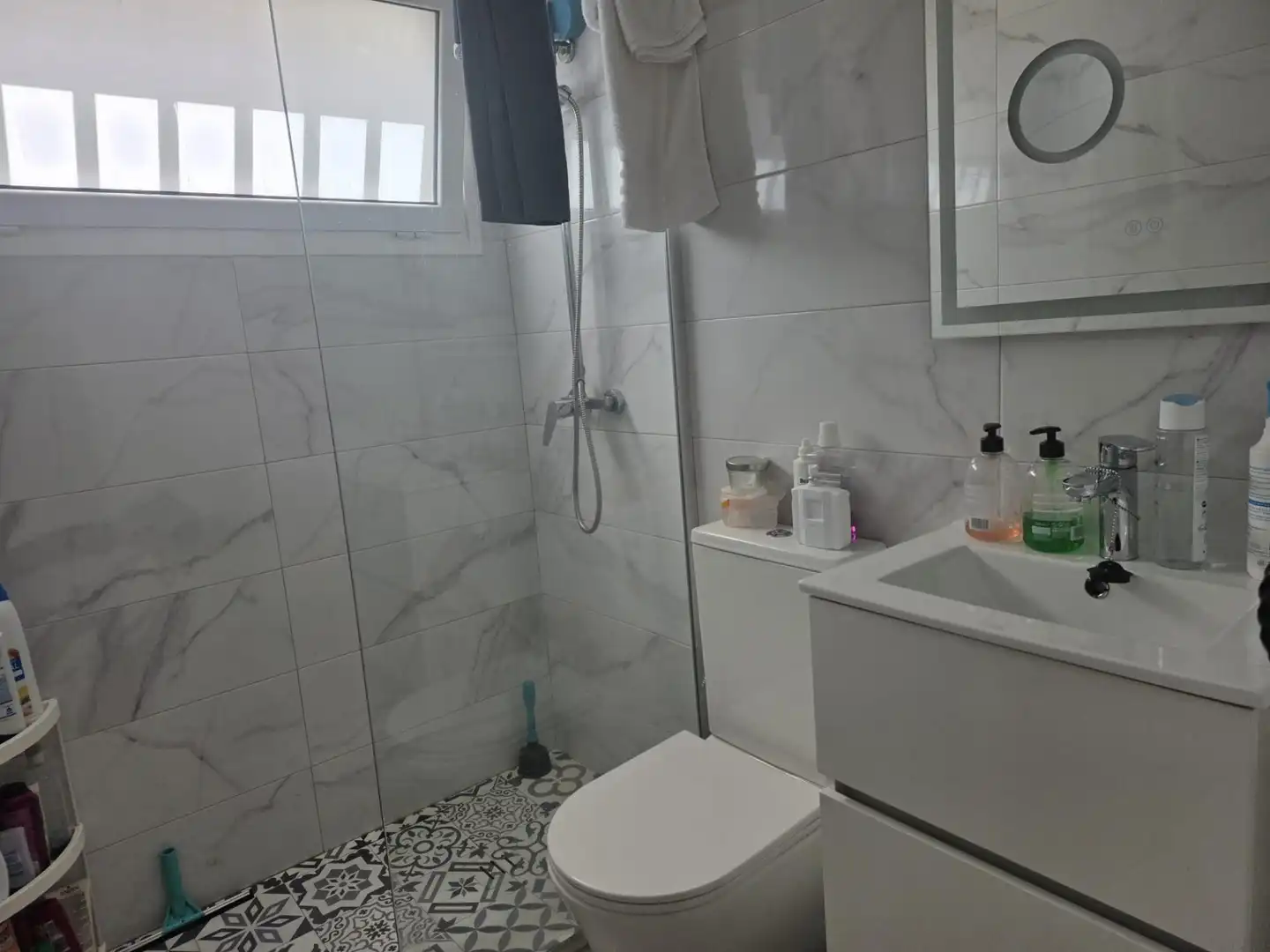 Bany de Casa o xalet en venda en San Bartolomé amb Aire condicionat, Jardí privat i Terrassa