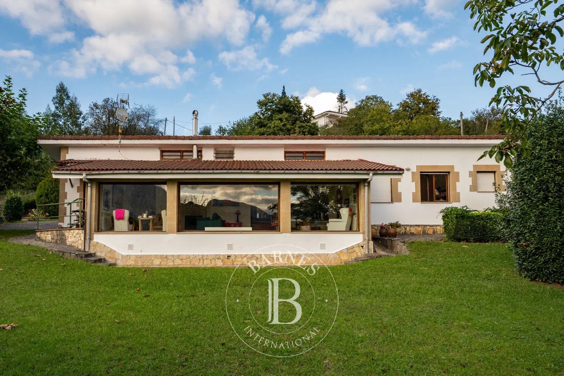 Vista exterior de Casa o xalet en venda en Iurreta amb Calefacció, Jardí privat i Internet