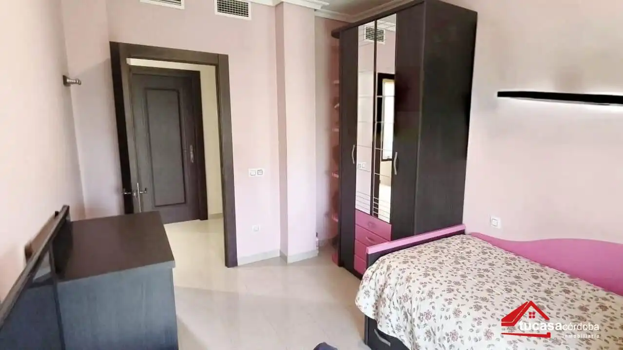 Dormitori de Casa o xalet en venda en Córdoba amb Aire condicionat, Terrassa i Traster