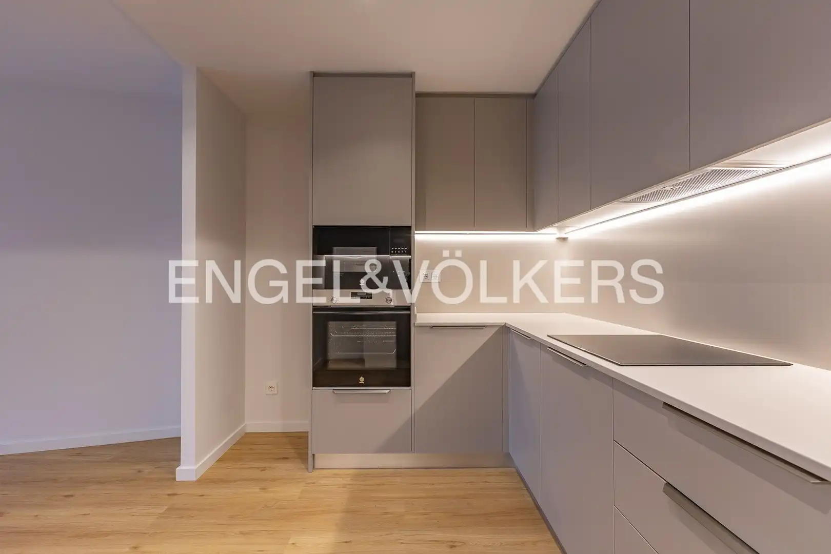 Cocina de Planta baja de alquiler en Sabadell con Aire acondicionado, Calefacción y Terraza