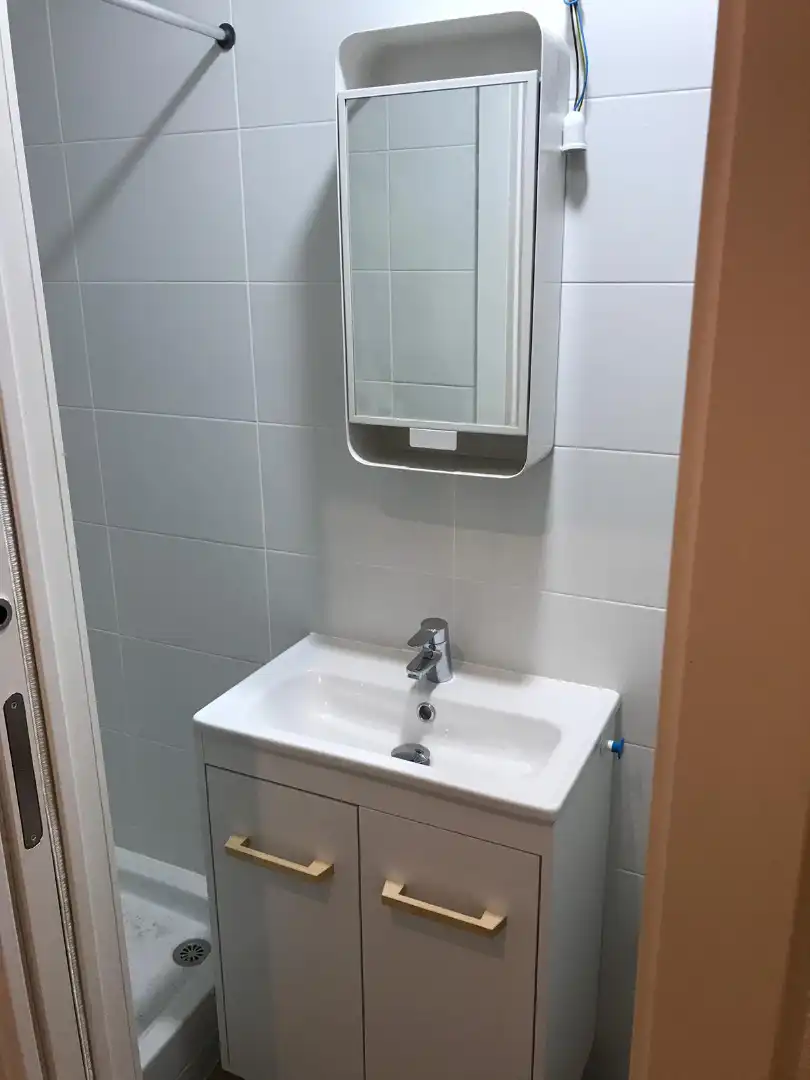 Baño de Piso de alquiler en Granada con Aire acondicionado, Amueblado y Lavadora