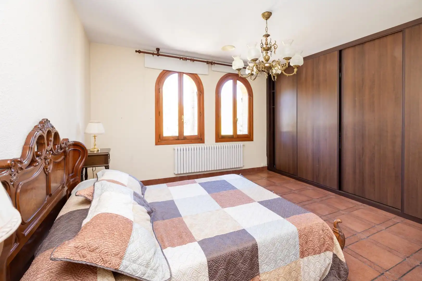 Dormitori de Casa o xalet en venda en Baza amb Aire condicionat, Calefacció i Jardí privat