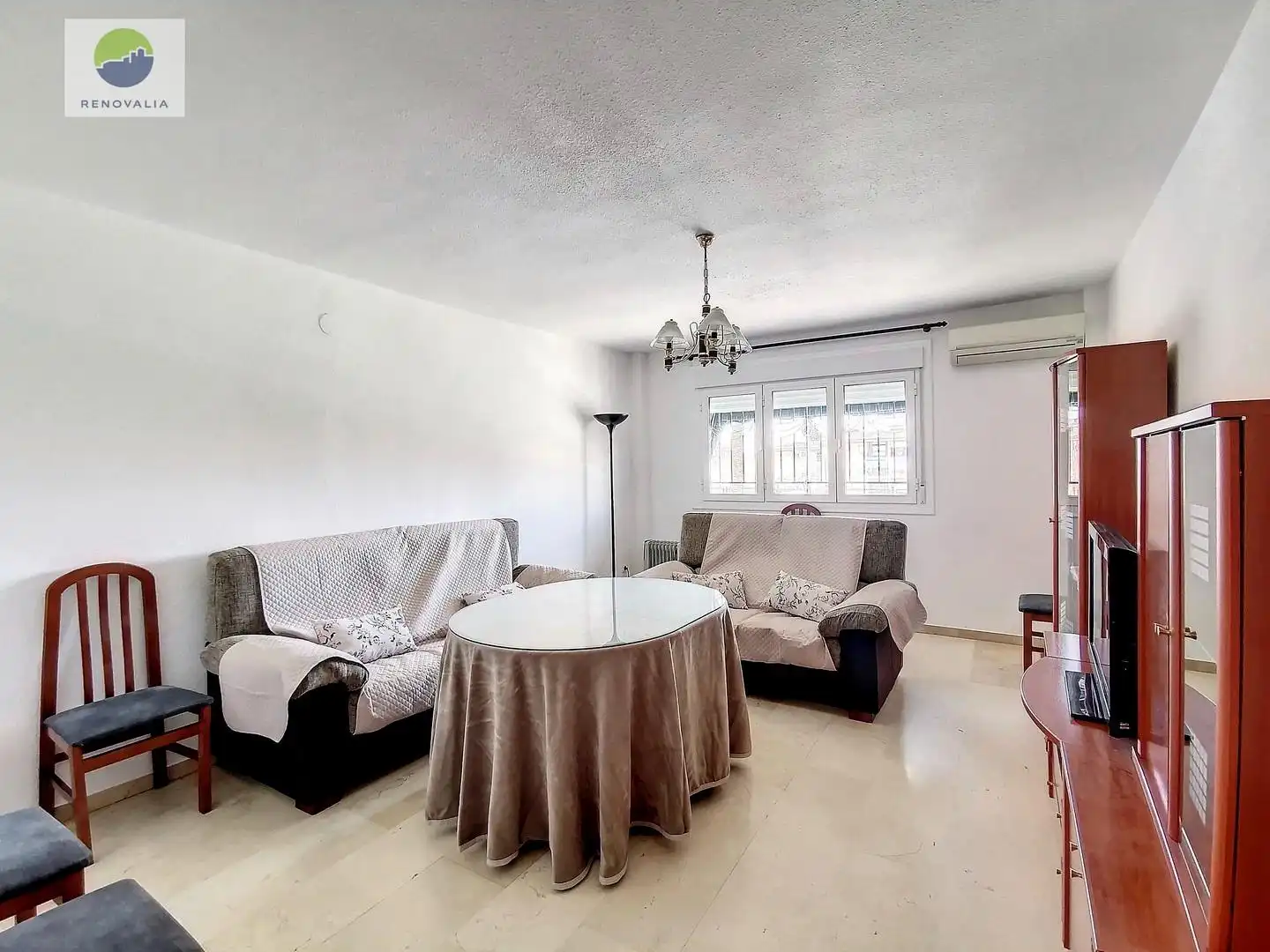 Living room of Flat for rent in Granada  with Storage room and Furnished