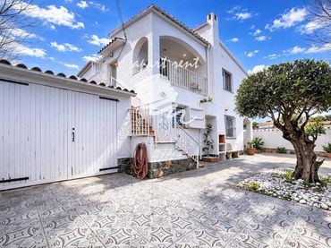 Haus mit Balkon zum Verkauf in montseny