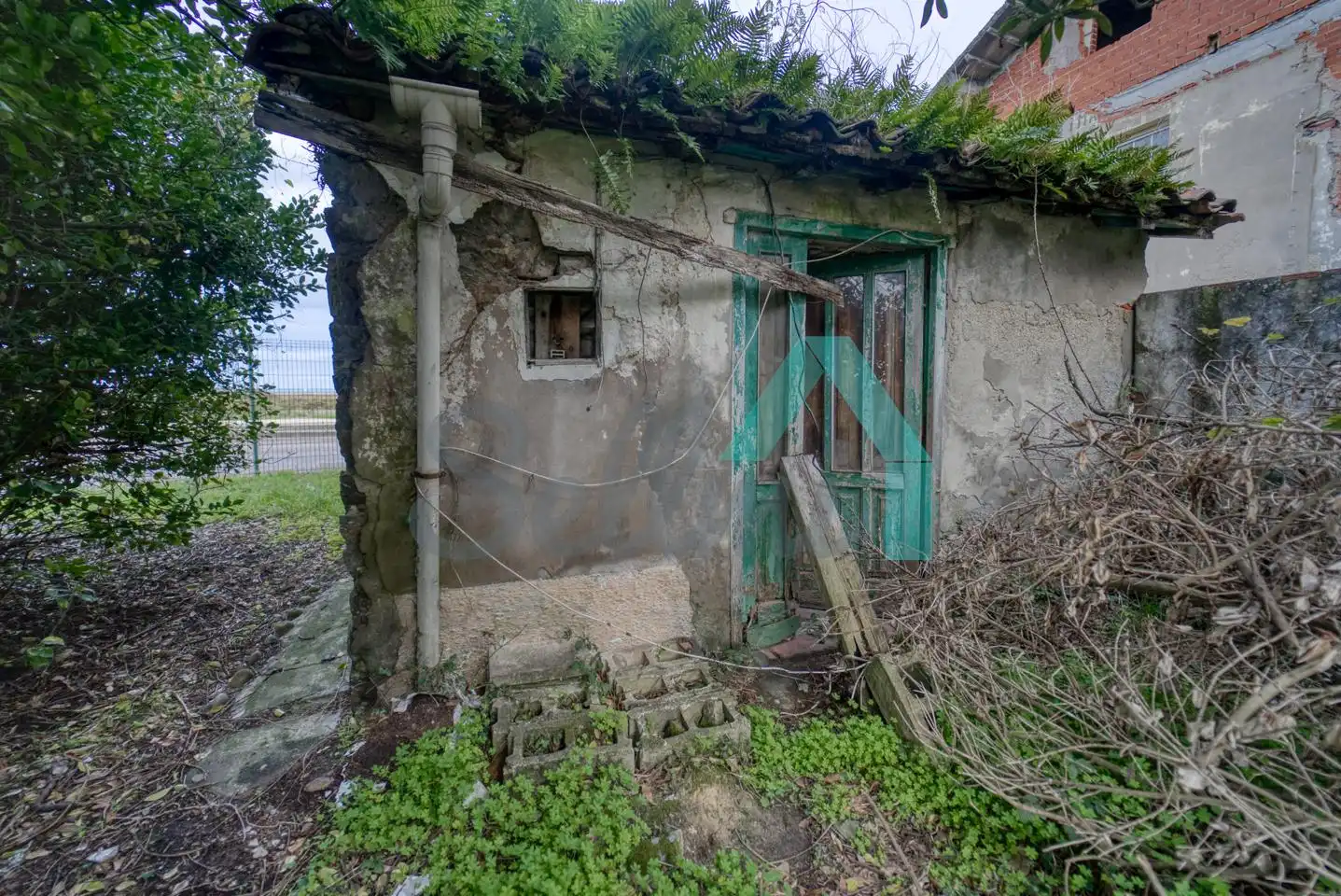 Vista exterior de Casa o xalet en venda en Soto del Barco amb Jardí privat
