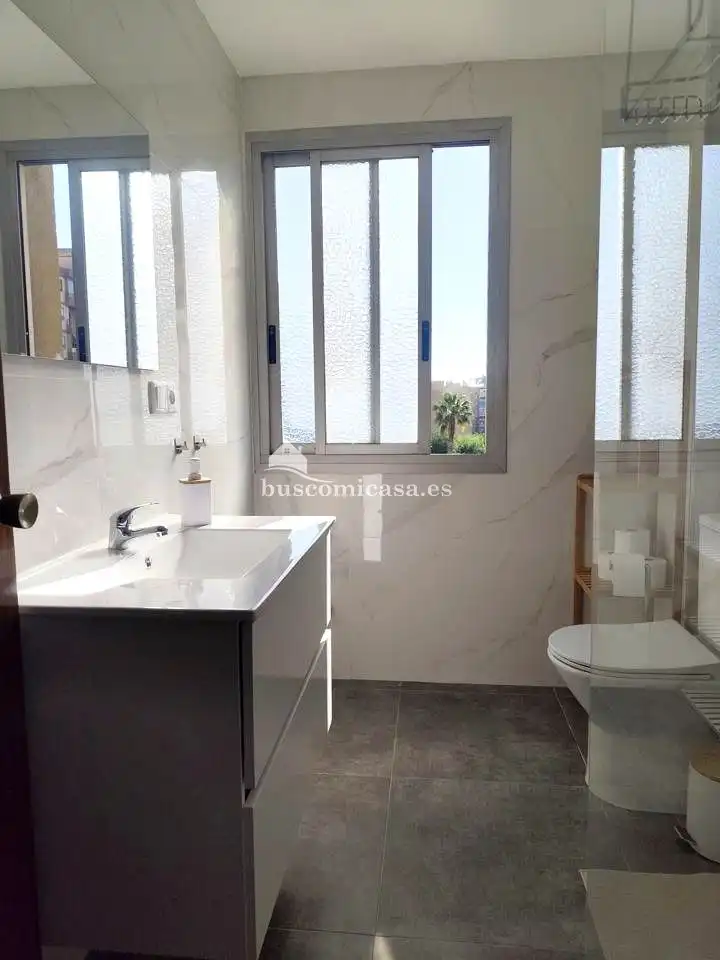 Room in Ruiz Jiménez, Avda de Madrid - Pº de la Estación