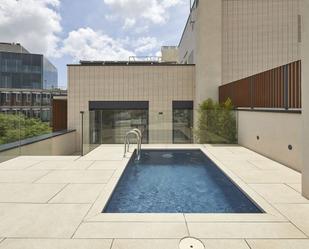 Piscina de Pis de lloguer en L'Hospitalet de Llobregat amb Aire condicionat, Terrassa i Piscina