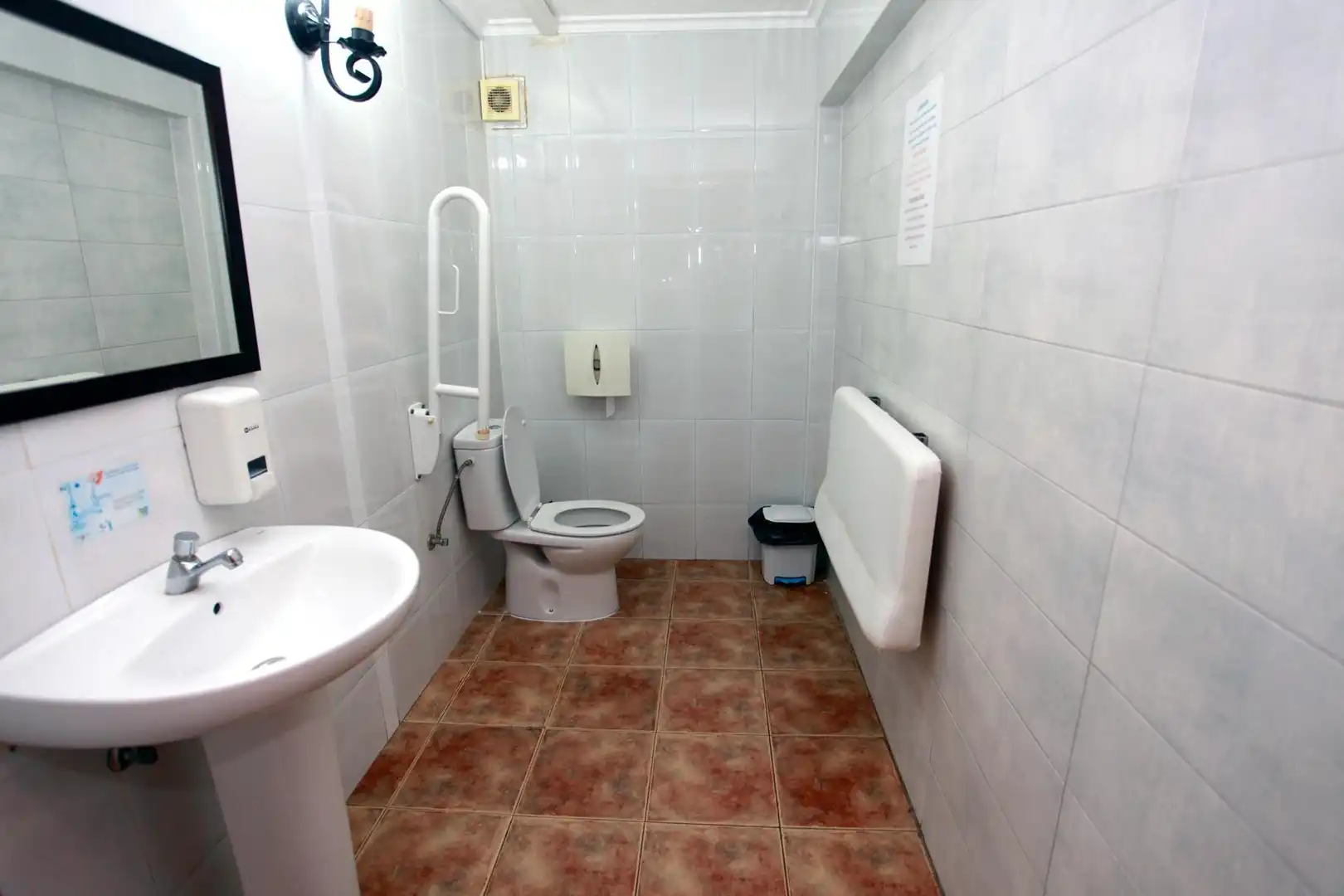 Bathroom of Commercial properties for sale in La Manga del Mar Menor  with Air Conditioner