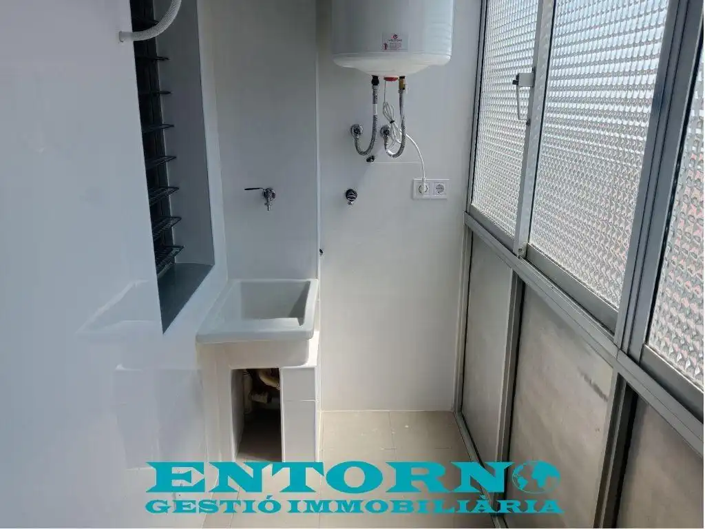 Bathroom of Flat for sale in Mollet del Vallès  with Air Conditioner, Terrace and Balcony