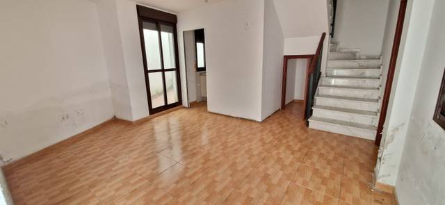 Dúplex en Venta en Calle Antonio Machado en Almodóvar del Río