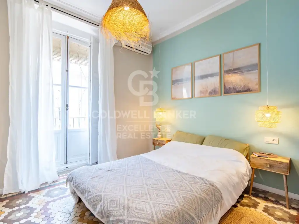 Bedroom of Flat for sale in Valencia  with Air Conditioner, Heating and Oven
