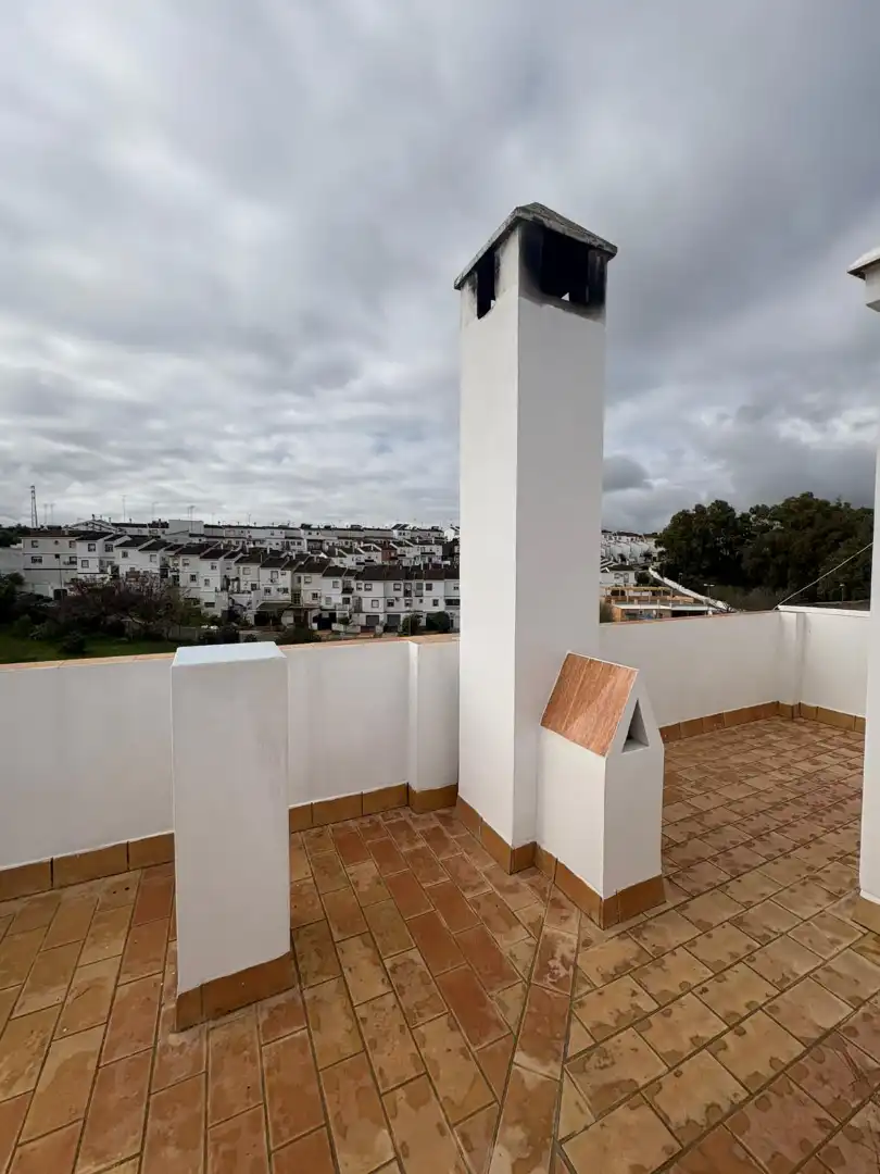 Vista exterior de Casa adosada en venda en Villamartín amb Aire condicionat, Calefacció i Terrassa