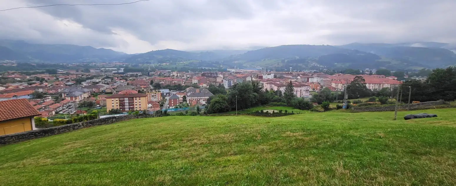 Casa o chalet en venta en Los Corrales de Buelna  con Jardín privado