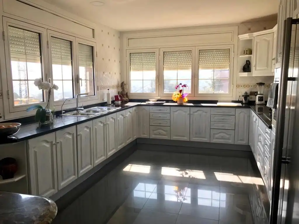 Cuina de Casa o xalet en venda en Marianao