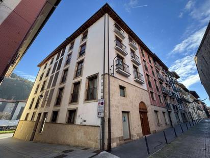 Vista exterior de Pis en venda en Urretxu amb Calefacció i Traster