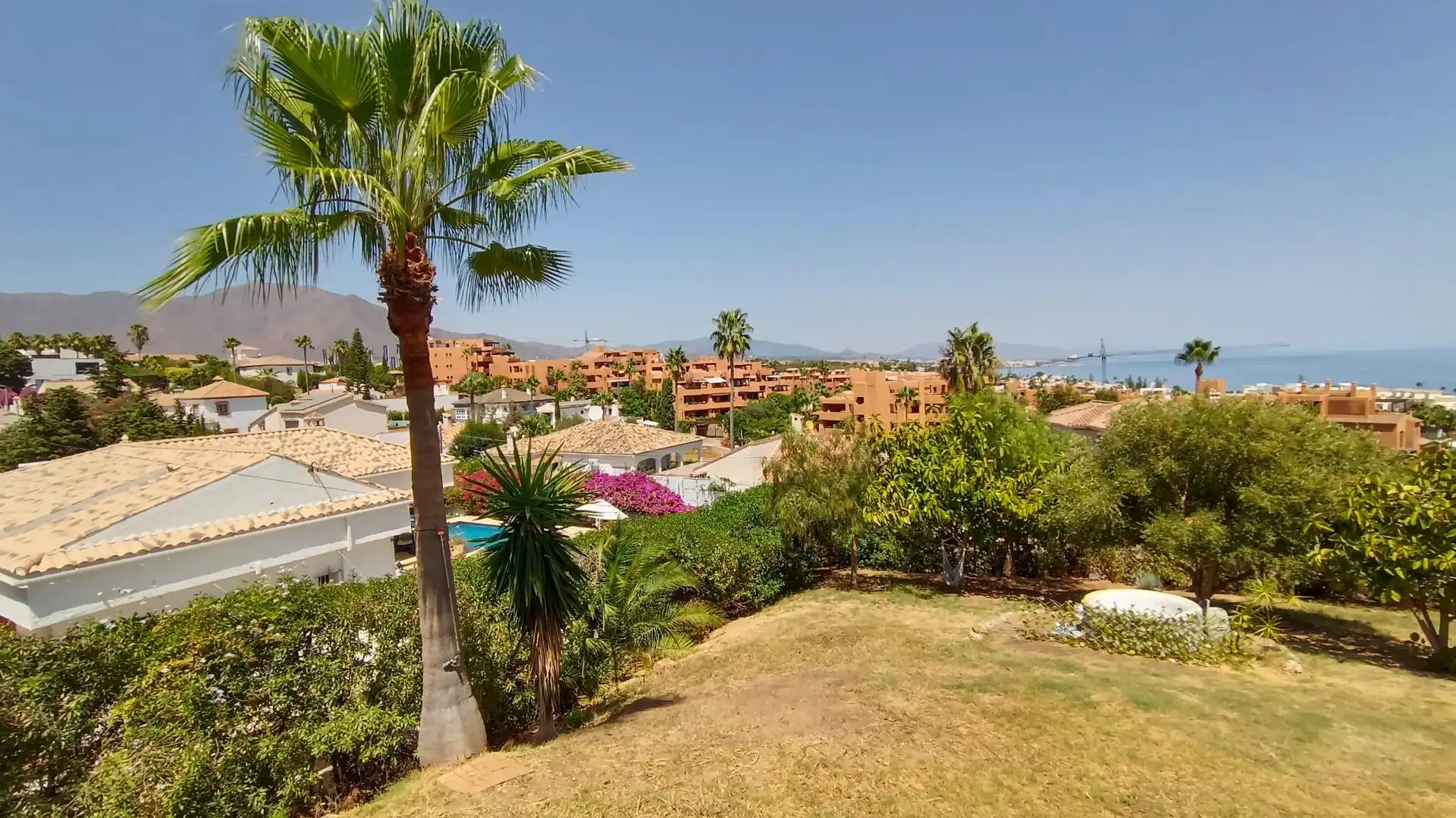Detached house with garden for sale in Playa Bahía Dorada, imagen 2