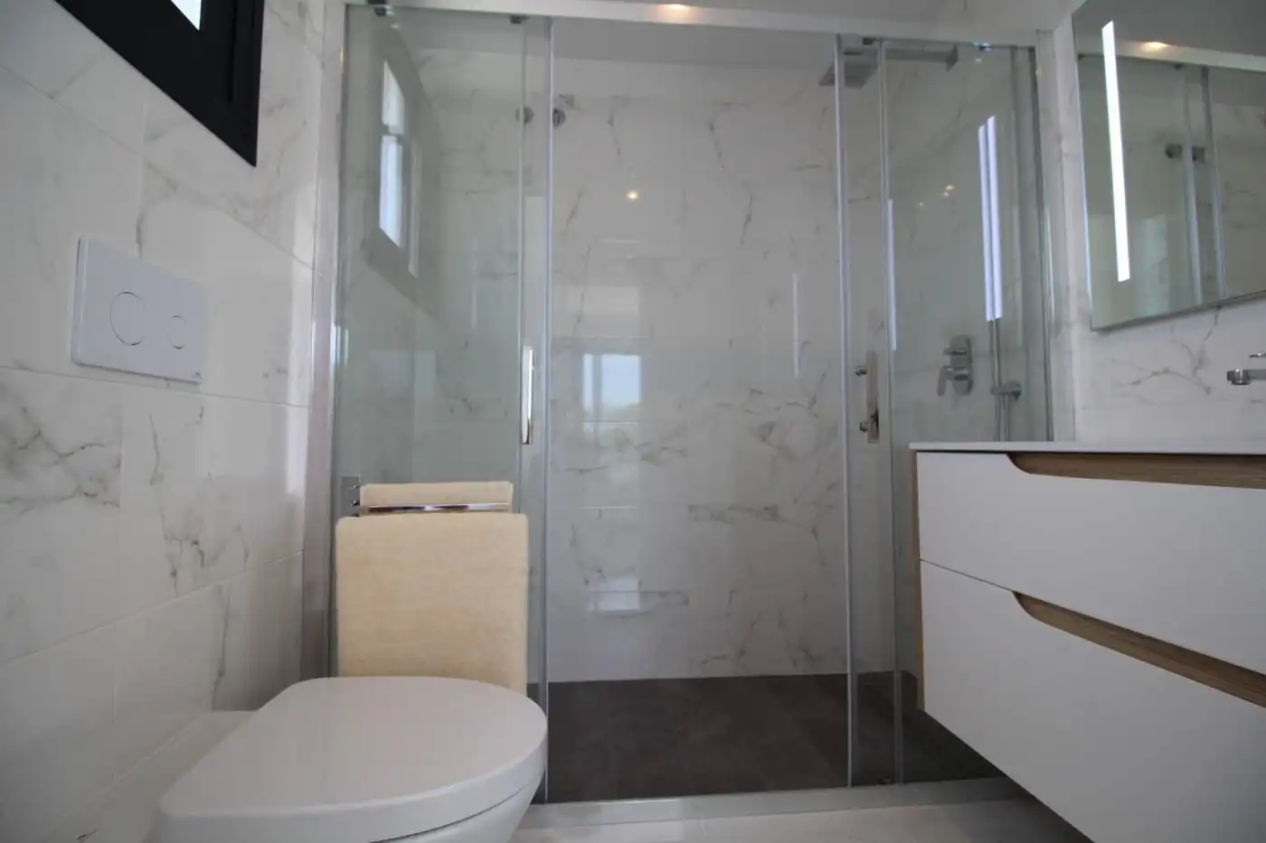 Baño de Casa o chalet en venta en La Nucia con Aire acondicionado, Calefacción y Jardín privado