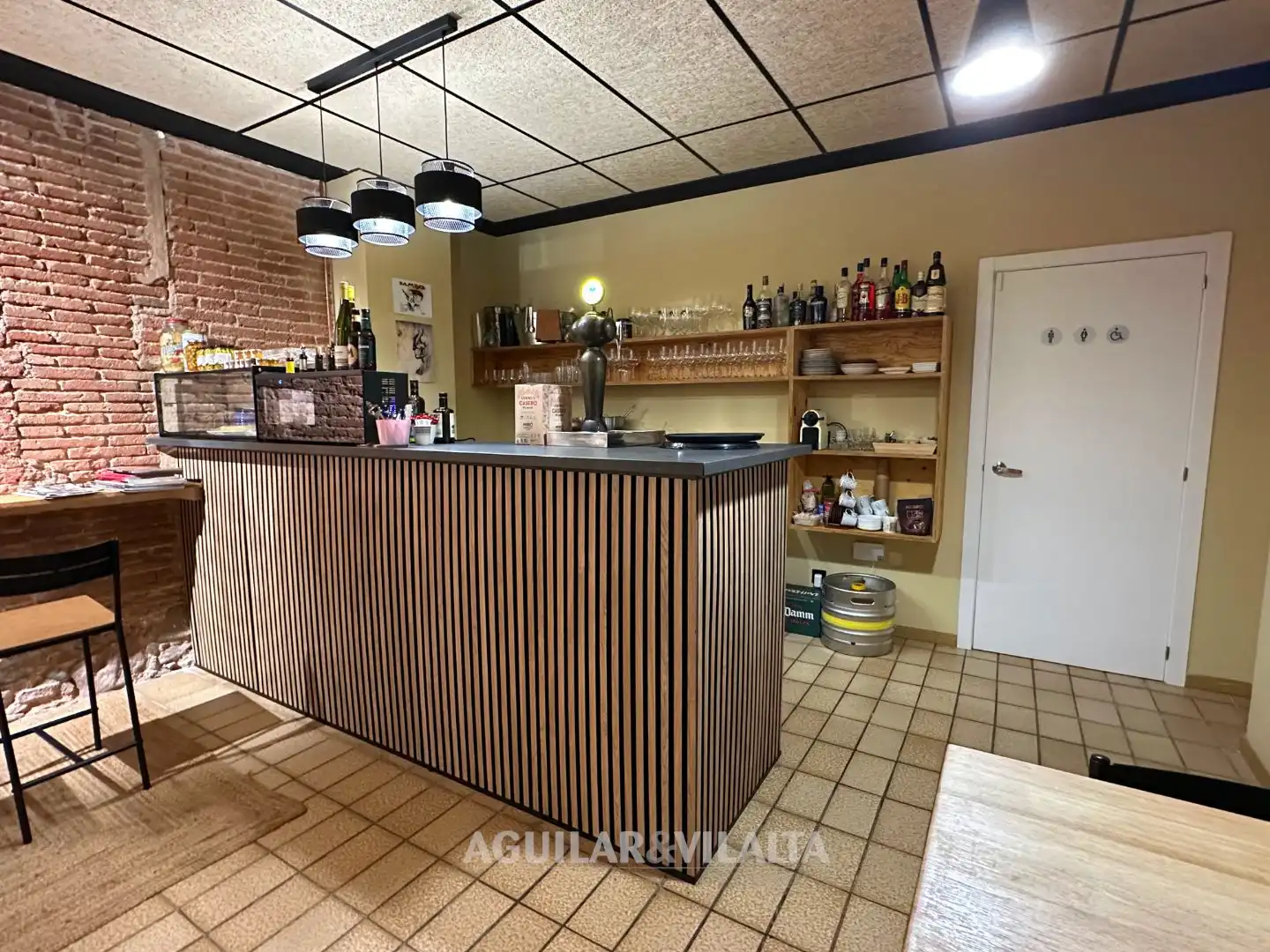 Business premises for transfer in Joan Prim 141, imagen 3