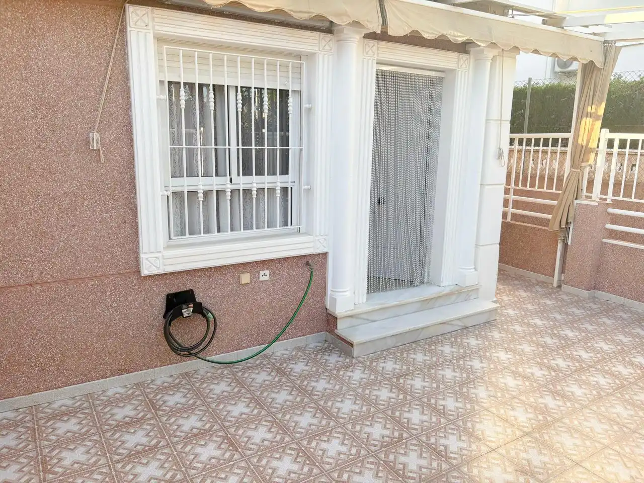 Außenansicht von Haus oder Chalet zur Miete in Santa Pola mit Klimaanlage, Terrasse und Balkon