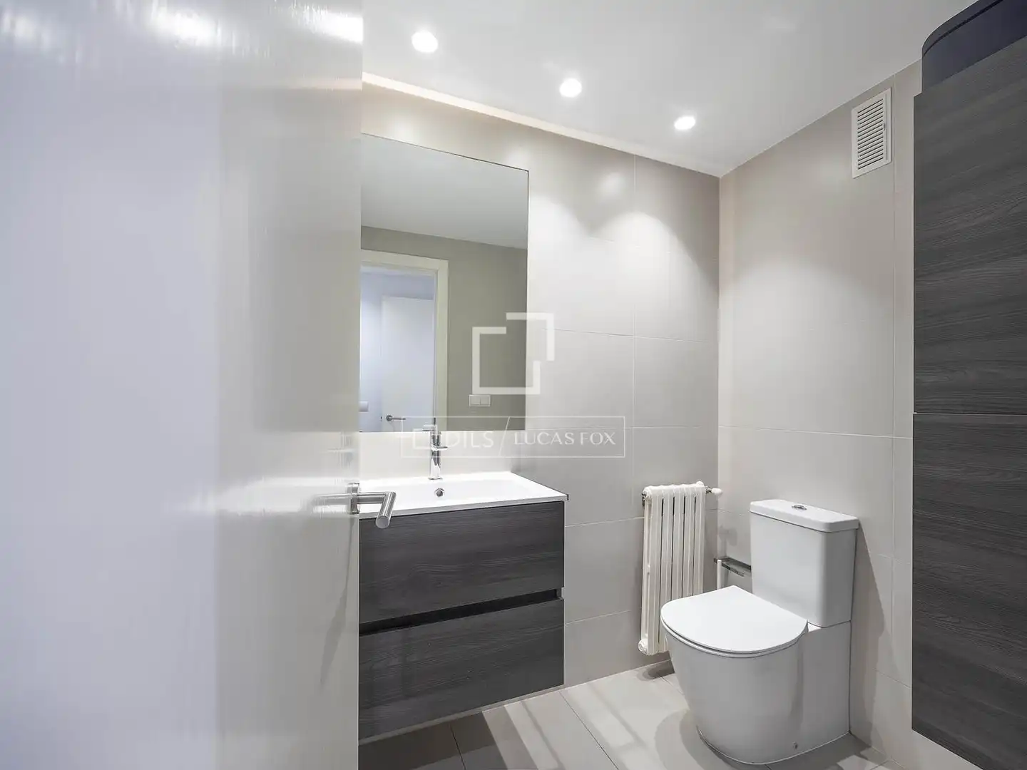 Badezimmer von Wohnung zum Verkauf in Valencia mit Klimaanlage, Heizung und Privatgarten