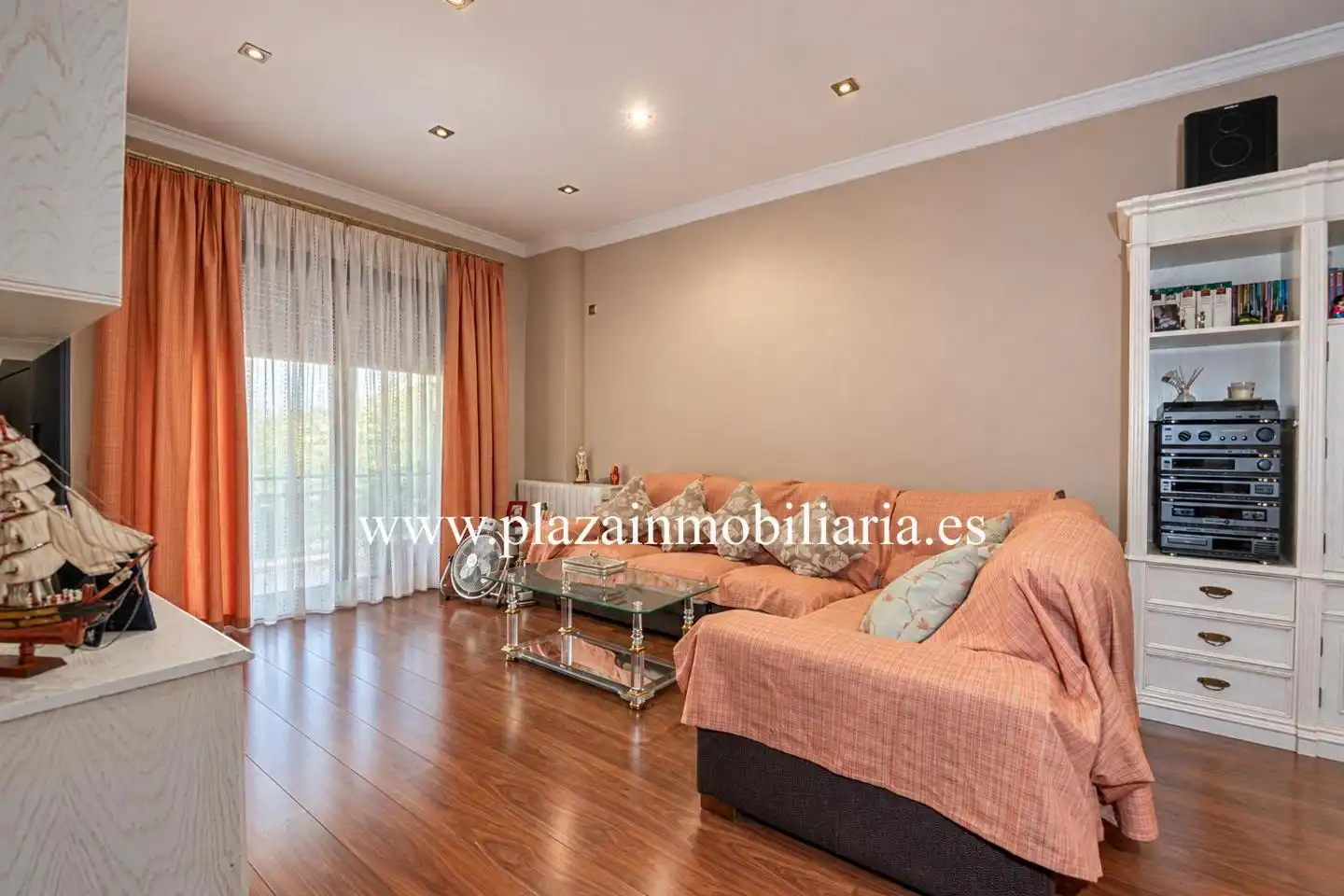 Casa amb balcó en venda a Jardin Lucena, imagen 2