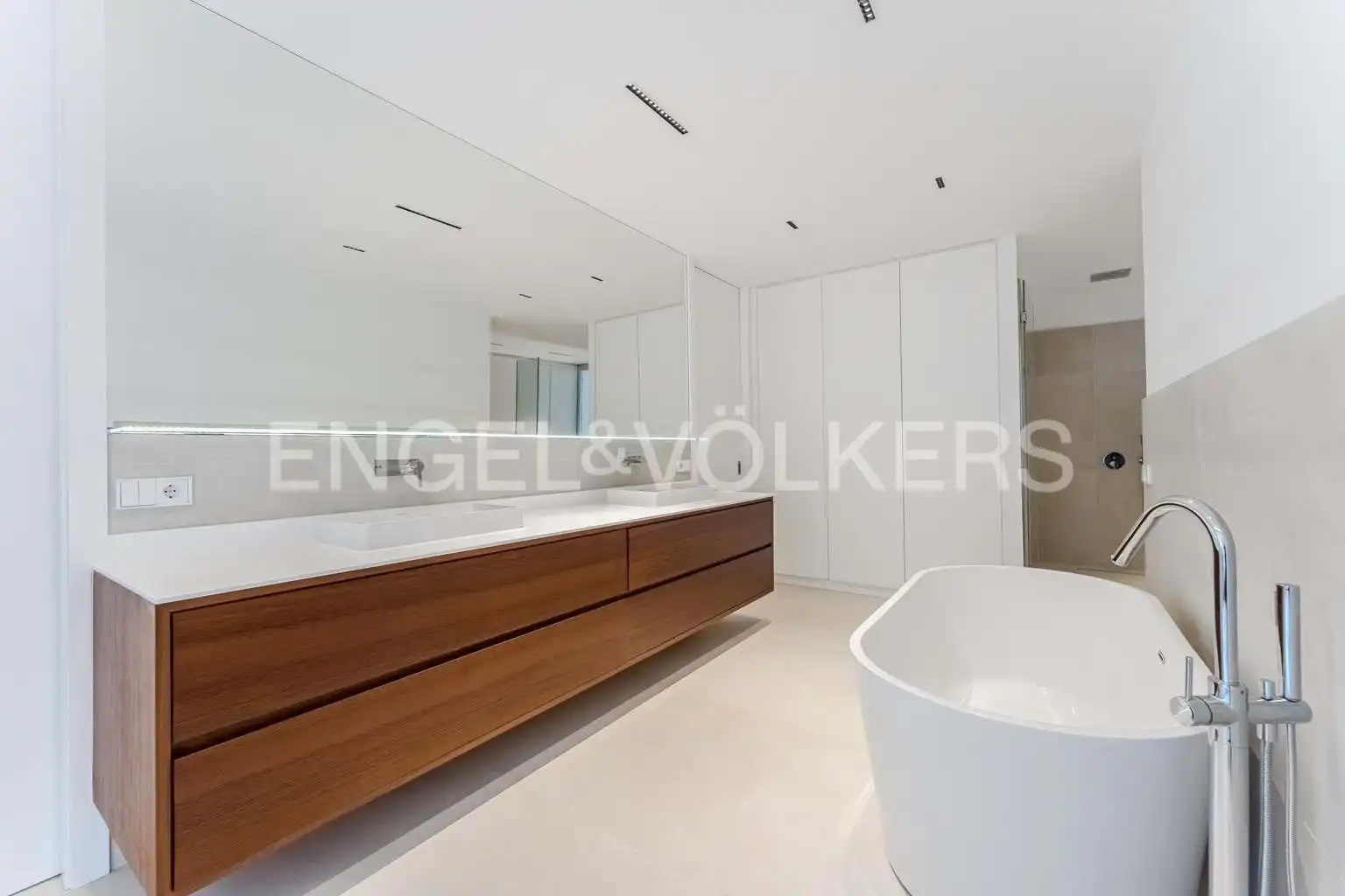 Bathroom of Houses for sale in Guía de Isora  with Air Conditioner, Terrace and Swimming Pool