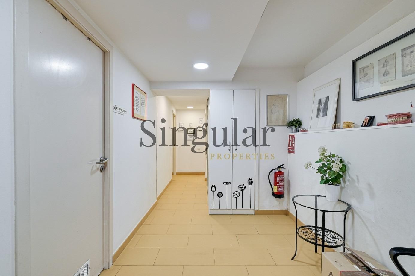 Office for sale in  Barcelona Capital  with Air Conditioner and Heating