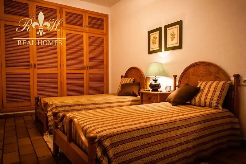 Bedroom of Houses for sale in L'Alfàs del Pi  with Air Conditioner, Terrace and Swimming Pool