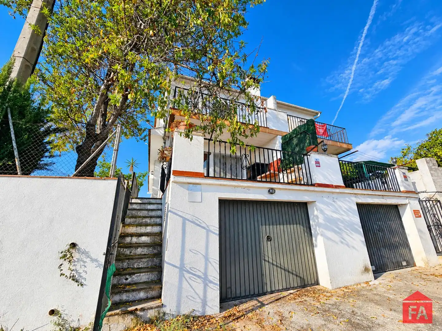 Exterior view of Detached homes for sale in Albinyana  with Terrace, Balcony and Alarm