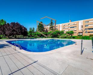 Piscina de Pis de lloguer en Pozuelo de Alarcón amb Aire condicionat, Terrassa i Piscina