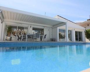 Swimming pool of House or chalet for sale in Empuriabrava  with Air Conditioner, Terrace and Swimming Pool