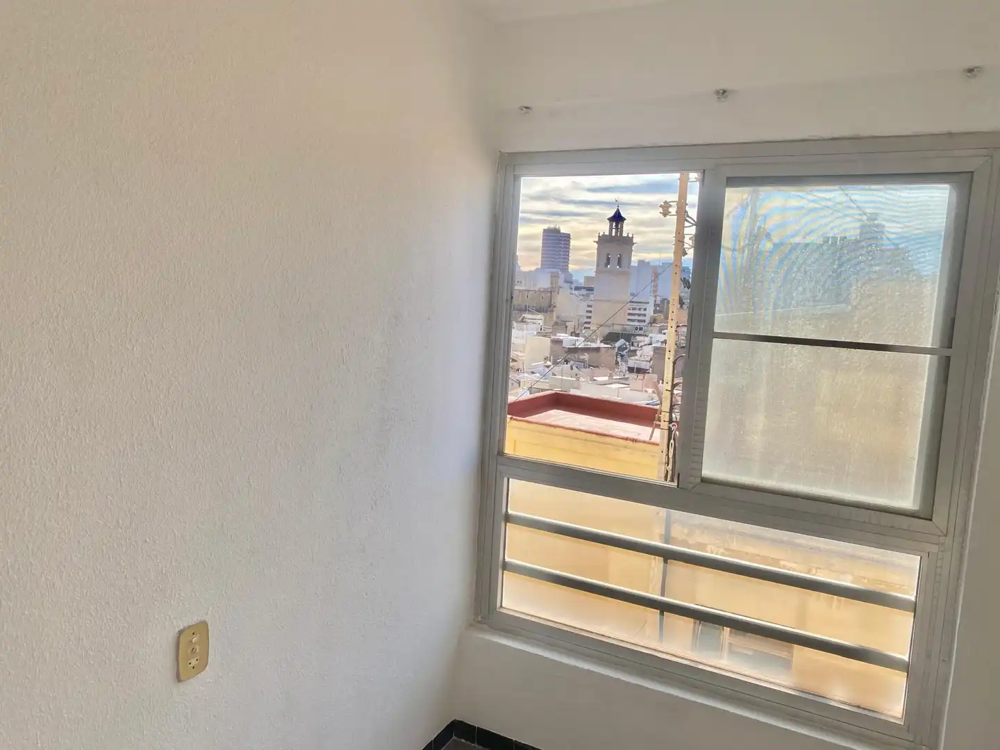Schlafzimmer von Wohnung zum Verkauf in Castellón de la Plana / Castelló de la Plana mit Balkon