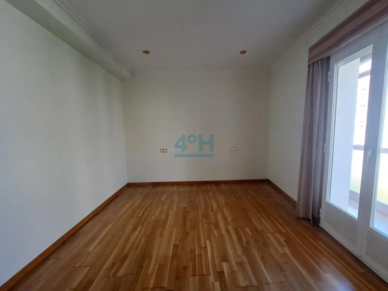 Living room of Flat for sale in Ourense Capital   with Heating, Storage room and Furnished
