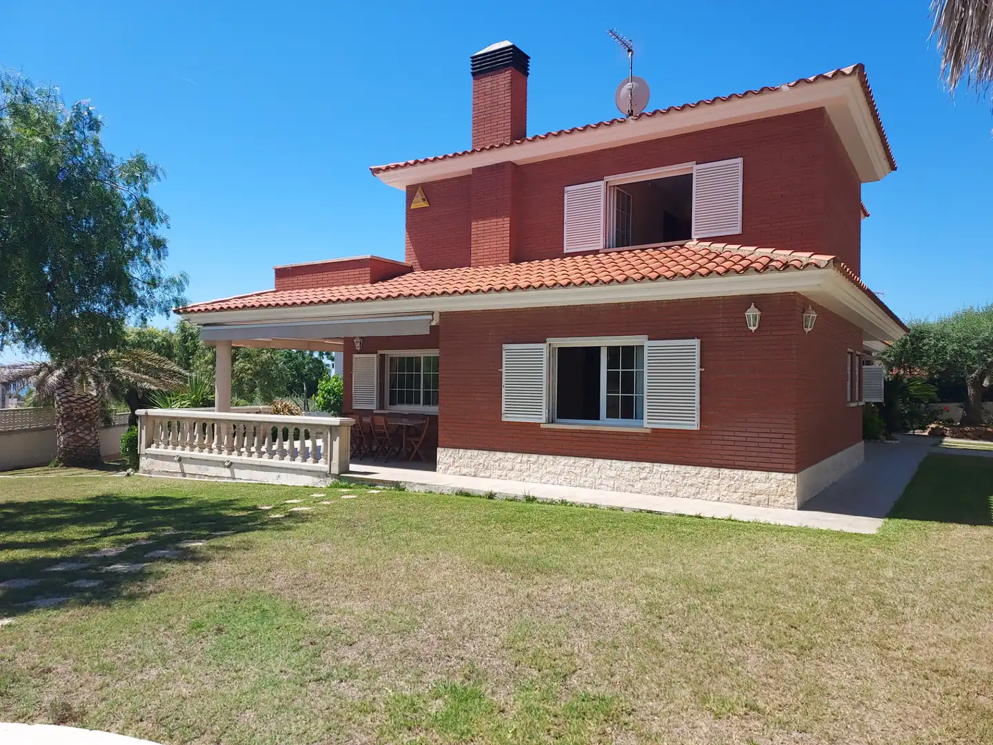 Vista exterior de Casa o xalet en venda en El Vendrell amb Calefacció, Jardí privat i Terrassa