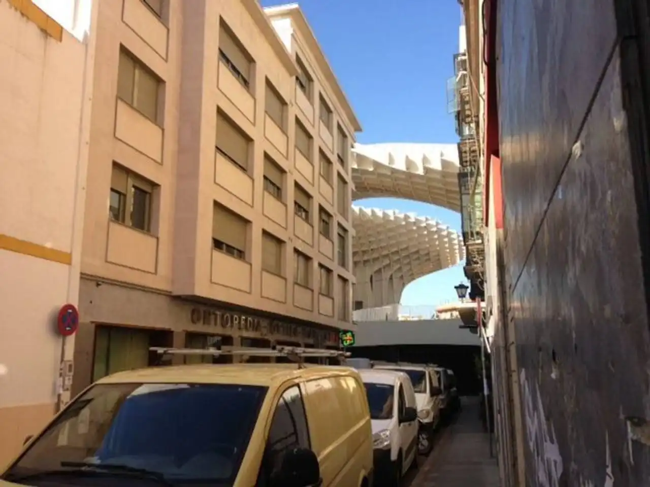 Vista exterior de Pis de lloguer en Sevilla amb Aire condicionat