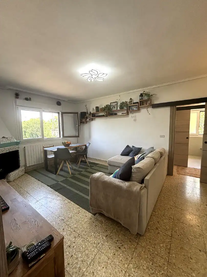 Sala d'estar de Casa o xalet en venda en Las Rozas de Valdearroyo 