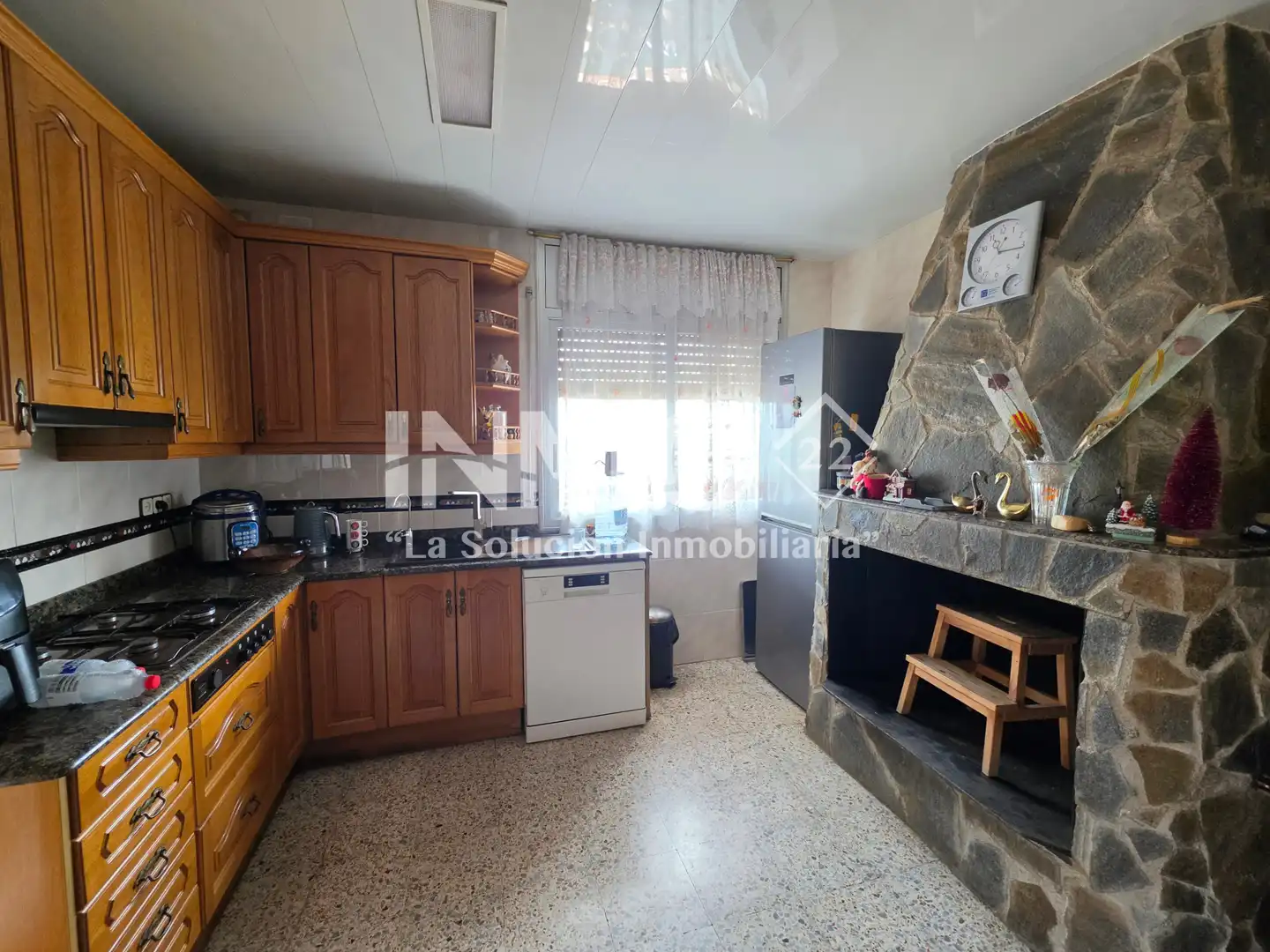 Cuina de Casa o xalet en venda en Sant Andreu de la Barca amb Aire condicionat, Calefacció i Jardí privat