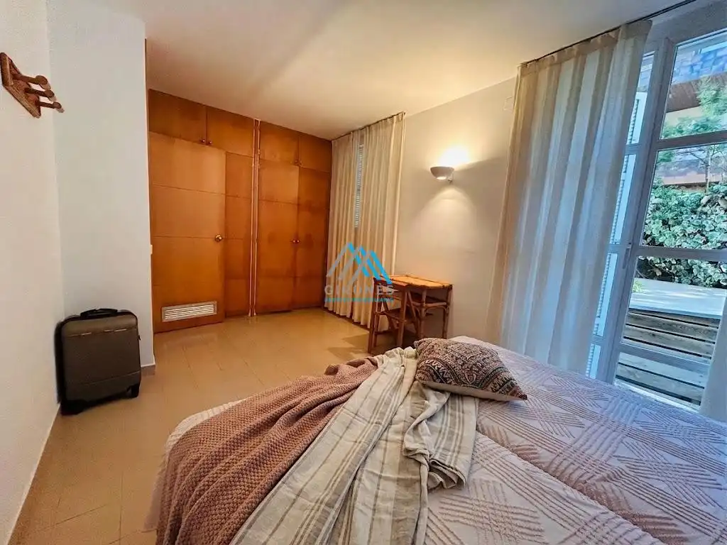 Schlafzimmer von Erdgeschoss zur Miete in Castell d'Aro, Platja d'Aro i s'Agaró mit Klimaanlage, Heizung und Terrasse