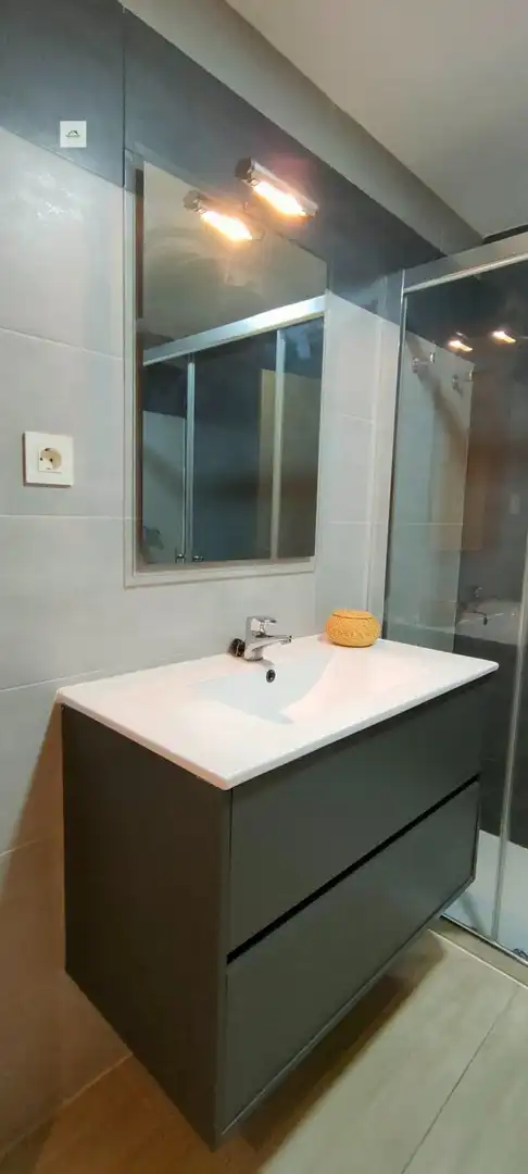 Baño de Piso de alquiler en Huesca con Calefacción, Terraza y Amueblado