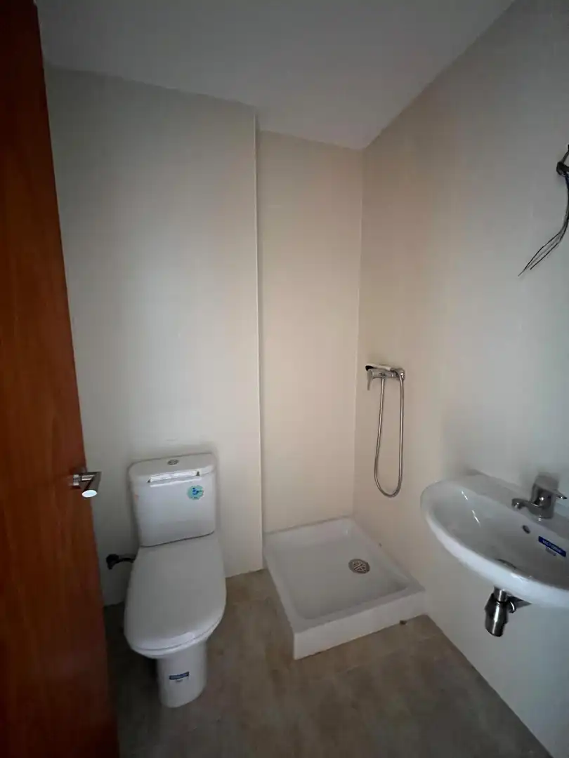 Baño de Dúplex en venta en Tordera con Balcón y Alarma